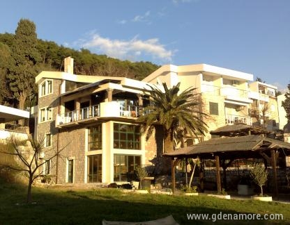 Ferienwohnungen Borsalino, Privatunterkunft im Ort Sutomore, Montenegro - Apartmani Borsalino